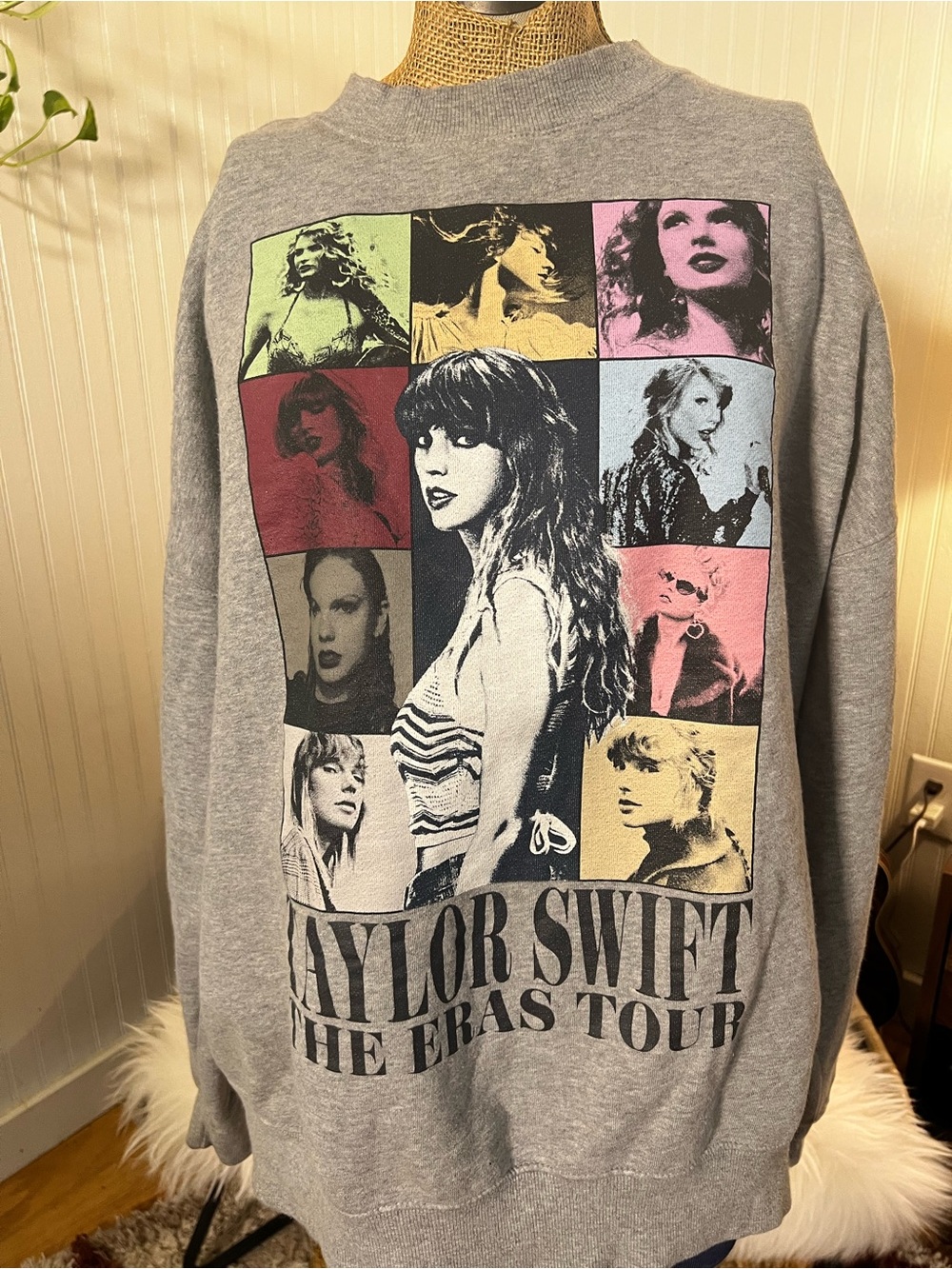 Taylor Swift Multicolor Graphic Crewneck Sweatshirt - Gray